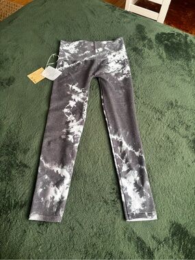 NWT M. Rena Women's Gorgeous Smoky Tie Dye Print Tummy Control Seamless Leggings